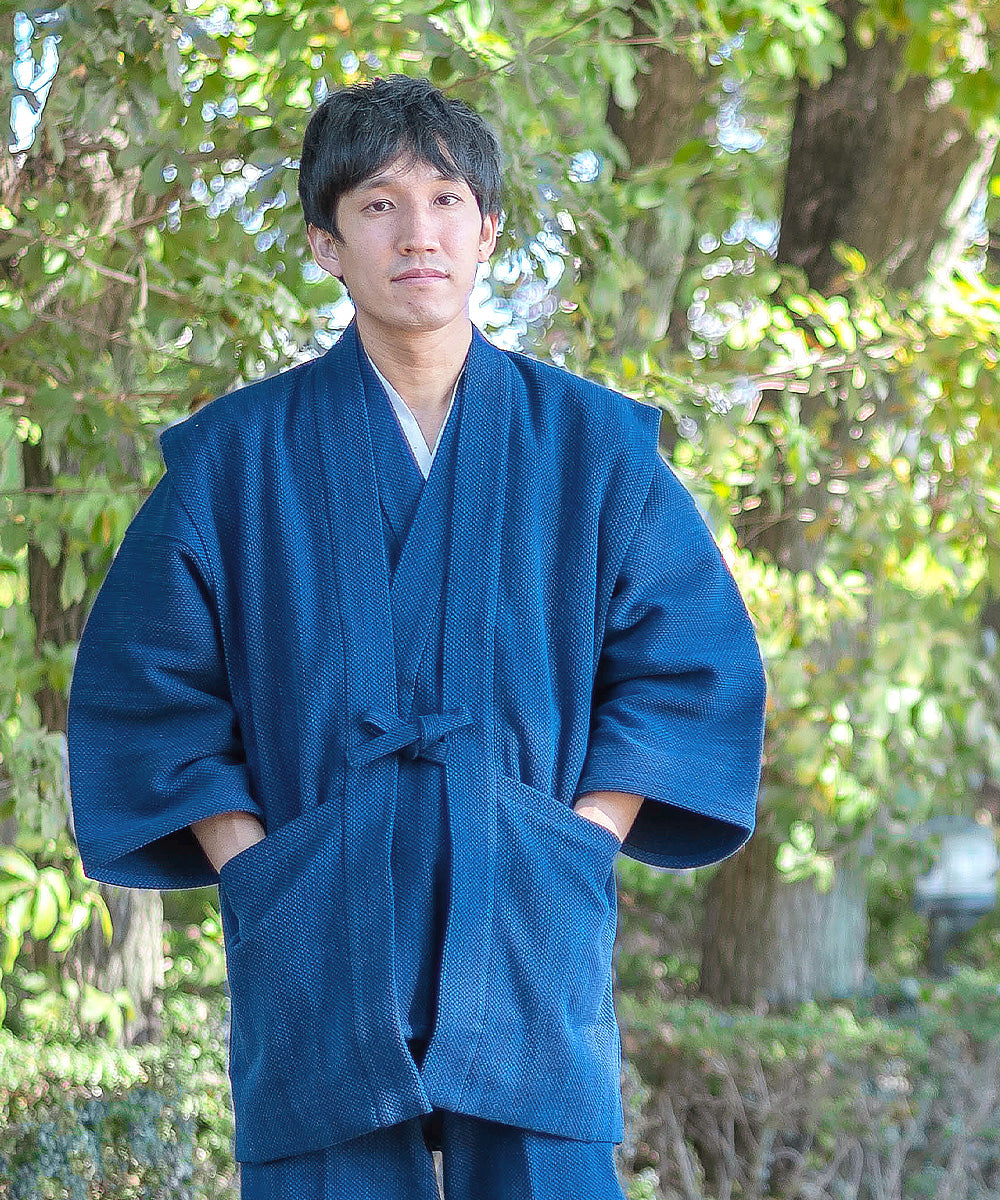 Indigo-dyed Thick Yarn Sashiko-ori Sleeveless Haori – Premium